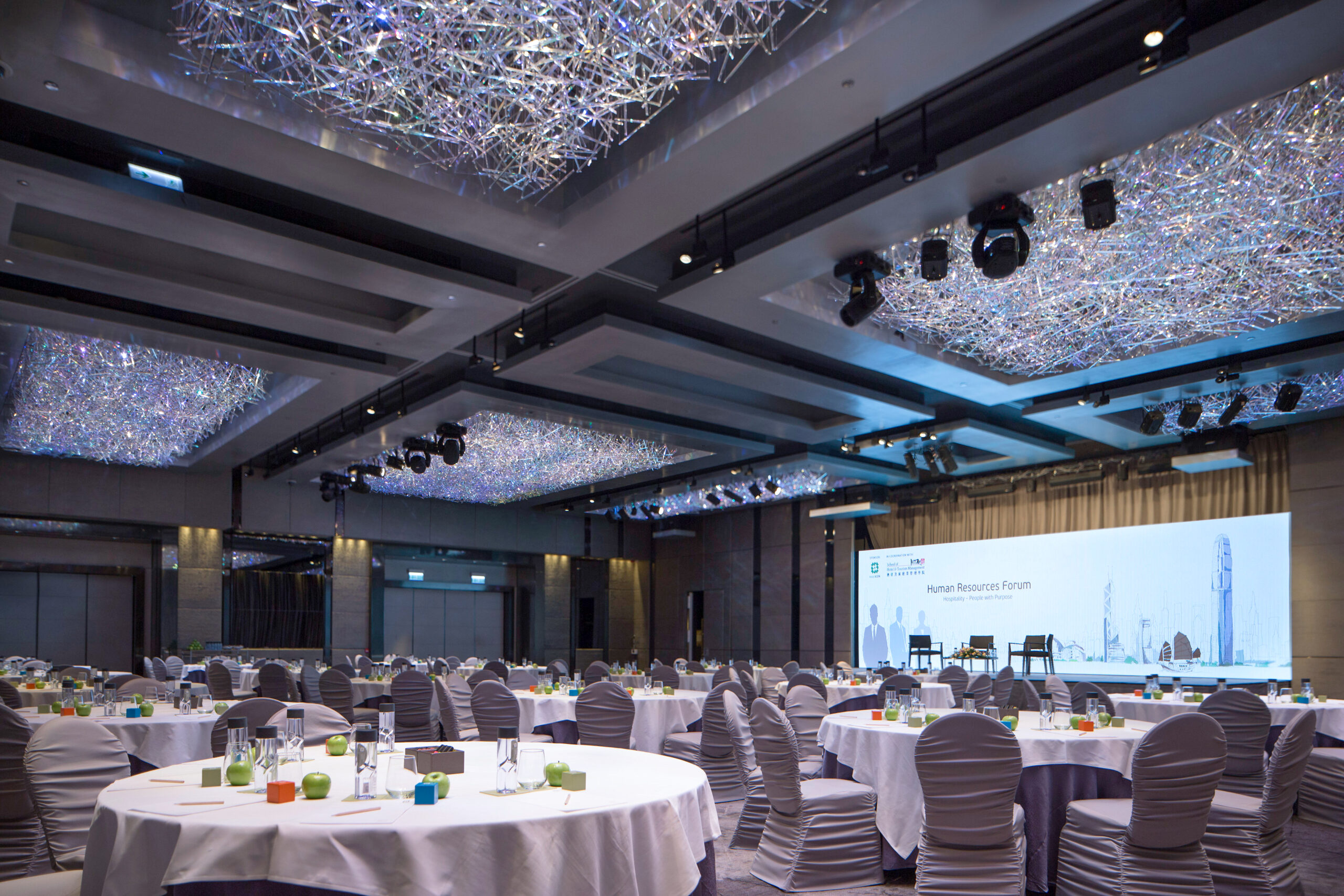 Silverbox_Meeting-3.jpg